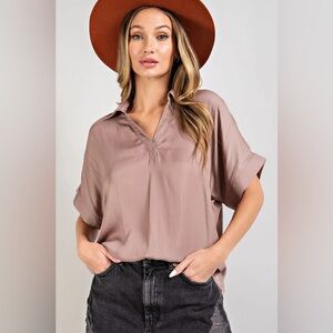 Aritzia Babaton - Soft Classic Office Wear Lightweight Mauve Blouse in Size M